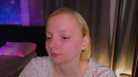 Snapshot of sweet_lynx chatting on 05/17/26, 05:20 Lana online show from 05/17/26, 05:20