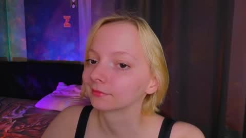 Snapshot of sweet_lynx chatting on 05/18/26, 05:19 Lana online show from 05/18/26, 05:19