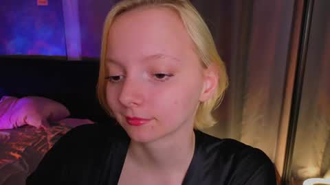 Snapshot of sweet_lynx chatting on 05/23/26, 05:28 Lana online show from 05/23/26, 05:28