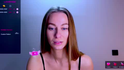 Mia online show from 09/28/25, 01:16