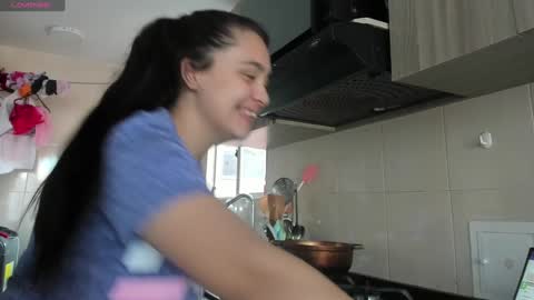 Snapshot of sweet_miiaa chatting on 01/22/25, 10:26 Mia Johns online show from 01/22/25, 10:26