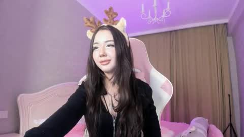 Snapshot of sweet_mikasa chatting on 10/28/25, 12:52 Mikasa online show from 10/28/25, 12:52