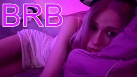 sweet_mol1y online show from 10/16/25, 10:27