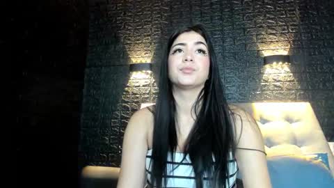 Snapshot of sweet_moniicaa chatting on 01/20/25, 10:40 Monica online show from 01/20/25, 10:40