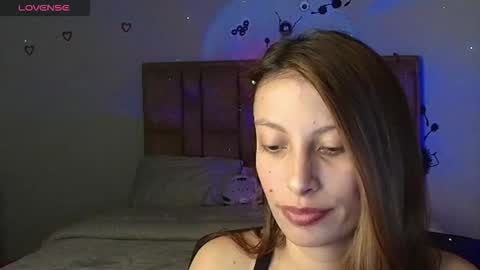 Snapshot of sweet_moon_v_ chatting on 01/09/26, 11:28 sweet_moon_v_ online show from 01/09/26, 11:28