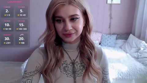 Snapshot of sweet_nicole_333 chatting on 03/10/25, 08:04 sweet_nicole_333 online show from 03/10/25, 08:04