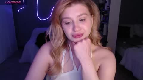 sweet_nicole_333 online show from 05/28/26, 10:56