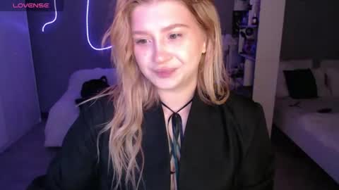 sweet_nicole_333 online show from 05/30/26, 06:49