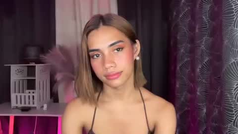 Snapshot of sweet_nikki03 chatting on 10/23/25, 07:12 sweet_nikki03 online show from 10/23/25, 07:12