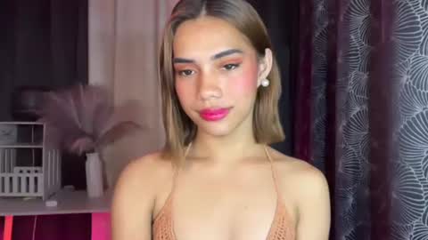 sweet_nikki03 online show from 11/02/25, 03:25