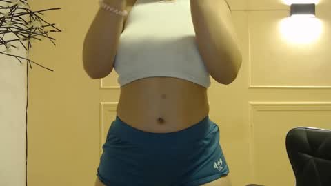 Snapshot of sweet_of_venus chatting on 03/05/25, 01:21 My name is Catalina. Please say hello I like to chat with you. If you have requests please use tip online show from 03/05/25, 01:21