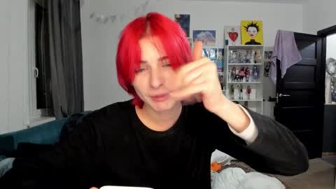 kira online show from 11/14/25, 09:46