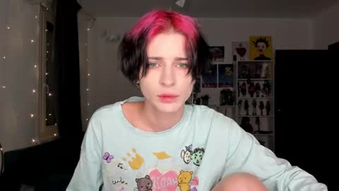 kira online show from 11/19/25, 03:45