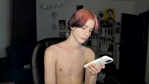 kira online show from 12/19/25, 09:22