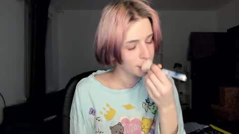 kira online show from 02/19/26, 06:48