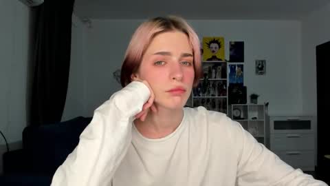 kira online show from 03/10/26, 06:46