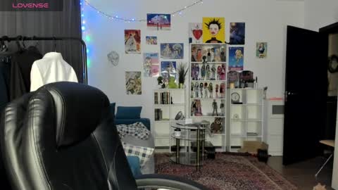 kira online show from 04/07/26, 03:23