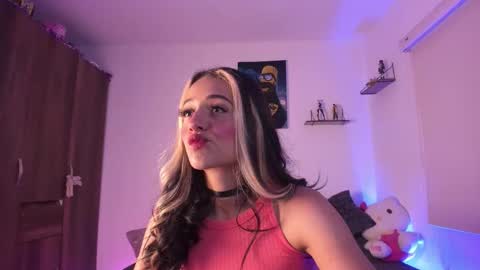 Snapshot of sweet_penny_ chatting on 09/24/25, 11:41 Penny online show from 09/24/25, 11:41