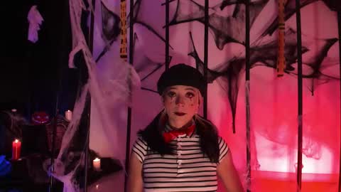 Snapshot of sweet_penny_ chatting on 10/11/25, 12:32 Penny online show from 10/11/25, 12:32