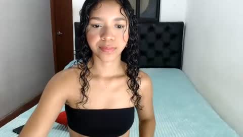 petite sweet online show from 06/12/26, 12:04