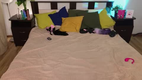 Snapshot of sweet_possum chatting on 09/14/25, 02:54 Tasya online show from 09/14/25, 02:54