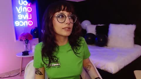 Roxanee online show from 11/08/25, 04:12