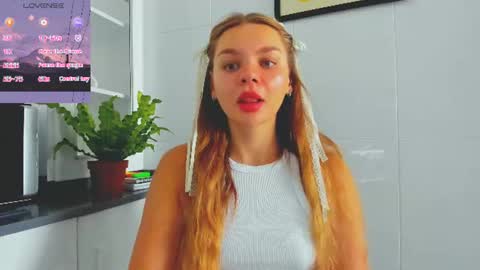 Snapshot of sweet_sabriina chatting on 07/06/26, 06:32 Sabina online show from 07/06/26, 06:32