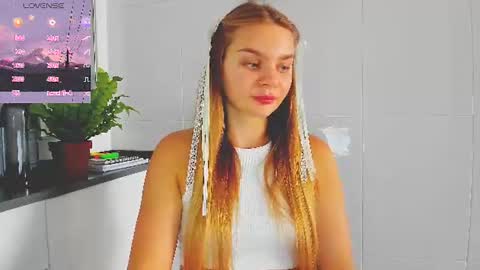 Snapshot of sweet_sabriina chatting on 07/06/26, 06:32 Sabina online show from 07/06/26, 06:32