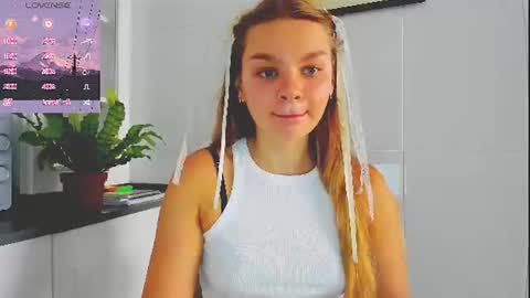 Snapshot of sweet_sabriina chatting on 07/16/26, 06:30 Sabina online show from 07/16/26, 06:30