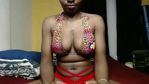 Snapshot of sweet_sherie chatting on 02/22/25, 10:52 ellanah Tracie online show from 02/22/25, 10:52