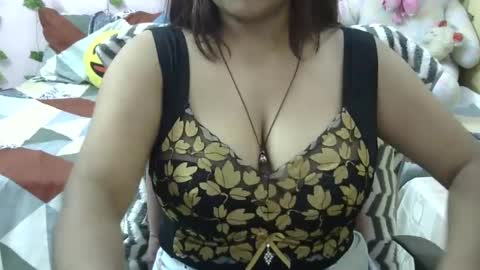Snapshot of sweet_shivani chatting on 10/05/25, 11:52 sweet_shivani online show from 10/05/25, 11:52