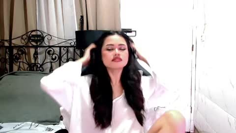 Leah online show from 12/18/25, 09:59