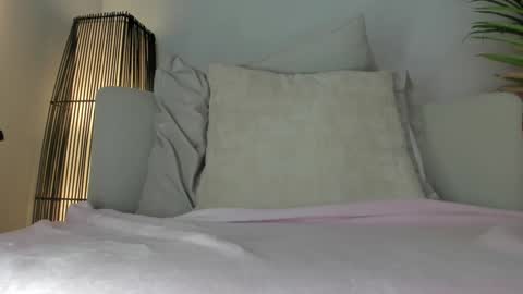 Snapshot of sweet_skiinny chatting on 11/21/25, 05:00 Adeline online show from 11/21/25, 05:00