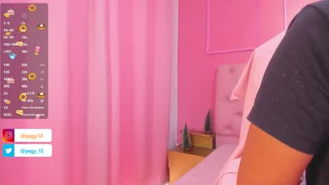 Snapshot of sweet_starxx chatting on 12/05/25, 05:42 Yeileen online show from 12/05/25, 05:42