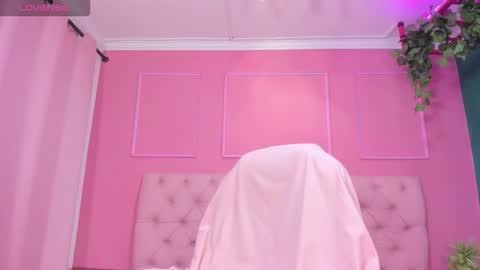 Snapshot of sweet_starxx chatting on 01/31/26, 08:18 Yeileen online show from 01/31/26, 08:18