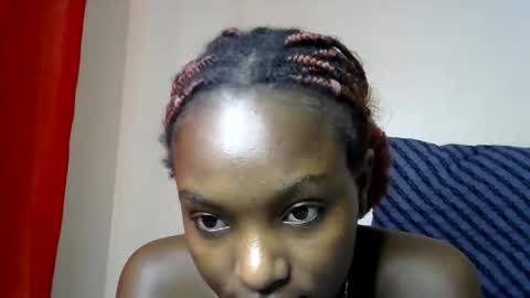 sweet_strawberina online show from 04/14/26, 08:42