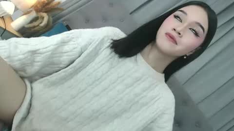 Snapshot of sweet_tatiana28 chatting on 04/15/26, 03:52 sweet_tatiana28 online show from 04/15/26, 03:52