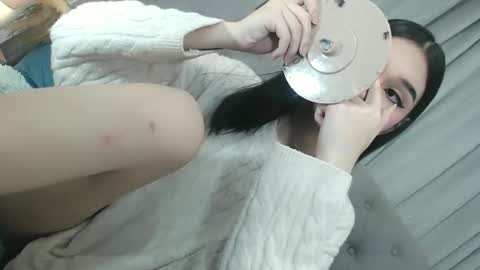 Snapshot of sweet_tatiana28 chatting on 05/12/26, 03:31 sweet_tatiana28 online show from 05/12/26, 03:31