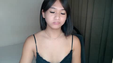 Snapshot of sweet_tenshi chatting on 07/17/26, 04:01 tenshi online show from 07/17/26, 04:01
