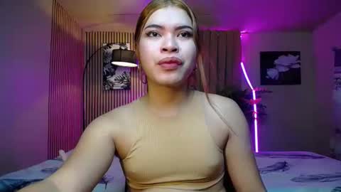 Snapshot of sweet_trexie chatting on 10/15/25, 02:33 sweet_trexie online show from 10/15/25, 02:33