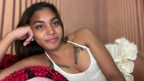 Snapshot of sweet_trishaxx chatting on 07/27/26, 12:01 Trisha online show from 07/27/26, 12:01