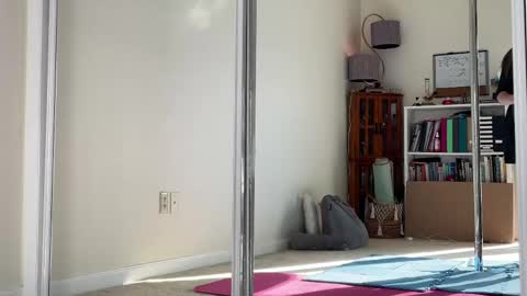 Heidi Brenner - Please check bio for schedule  FAQ online show from 04/07/26, 01:11