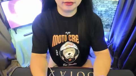 Snapshot of sweet_valentine22 chatting on 09/27/25, 08:47 Valentine online show from 09/27/25, 08:47