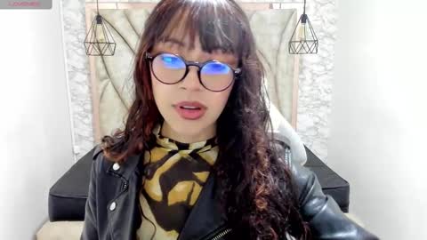 sweet_venus4 online show from 02/23/25, 06:45