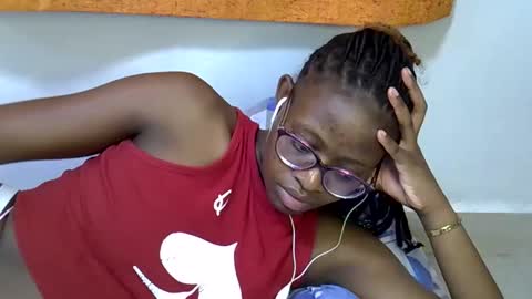 sweet_zarah online show from 03/18/26, 04:48