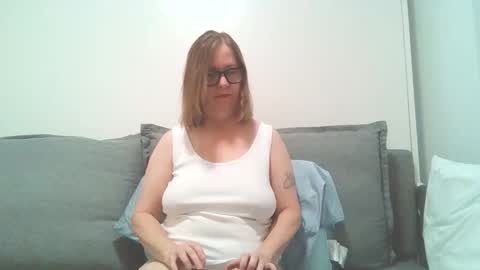 sweetandnaughty123 online show from 04/08/26, 07:47