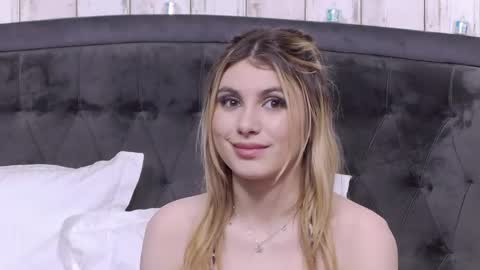 Anisia online show from 04/15/26, 05:20