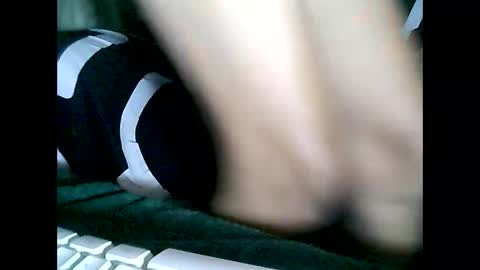 Snapshot of sweetbella24 chatting on 02/24/25, 01:21 im anne online show from 02/24/25, 01:21