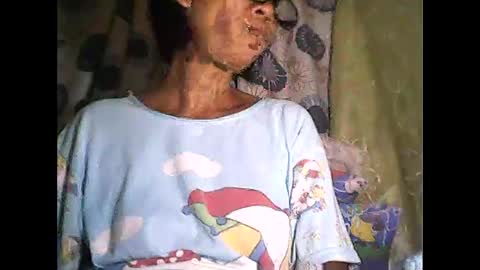 Snapshot of sweetbella24 chatting on 09/18/25, 11:01 im anne online show from 09/18/25, 11:01