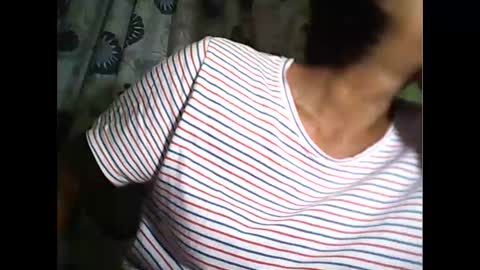 Snapshot of sweetbella24 chatting on 12/18/25, 01:50 im anne online show from 12/18/25, 01:50